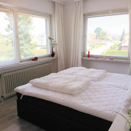 Fahrenhorst 12 - Reihenhaus Nr 23 *